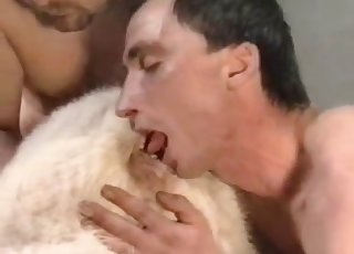 Dude eating goat pussy on camera
