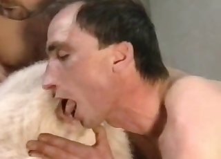 Dude eating goat pussy on camera
