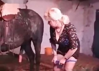 Horse dick in this MILFs cunt