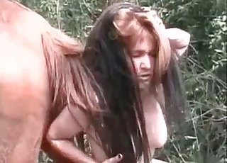 Stretching a very nice-looking horse puss