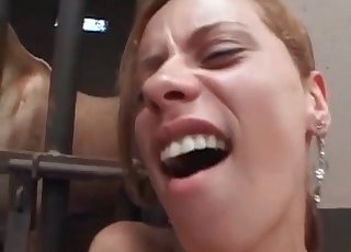 Amazing babe stimulates her wet muff